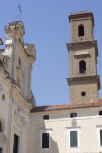 La Cattedrale di Caiazzo e il campanile 